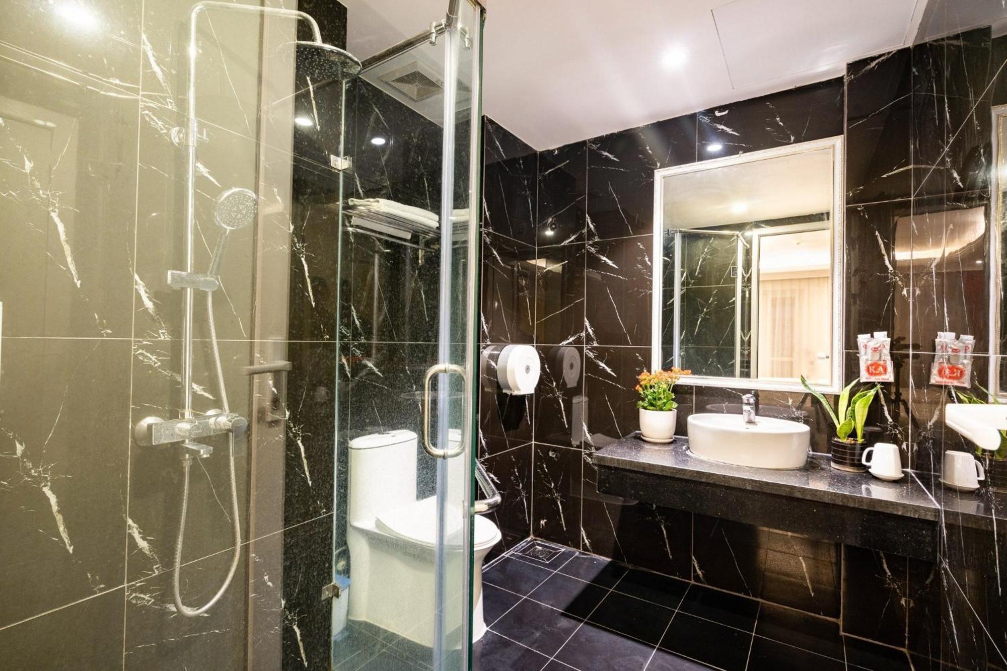 Kieu Anh Hotel - 81 Trung Kinh - By Bay Luxury Hanoi Exteriör bild